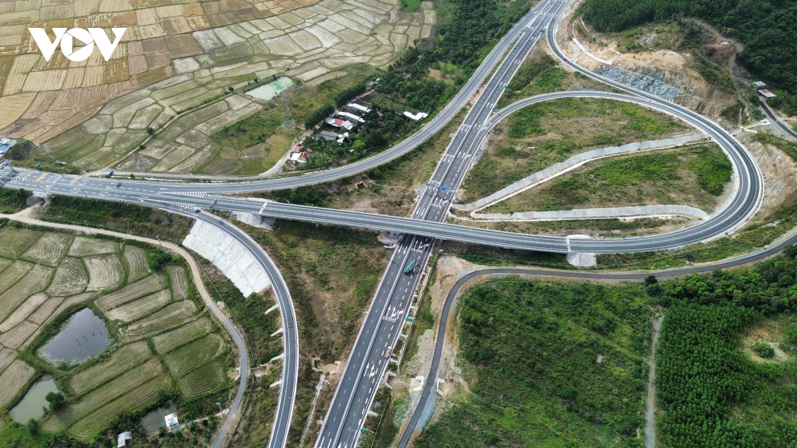 Thông xe 70km cao tốc Vân Phong – Nha Trang, sớm 8 tháng